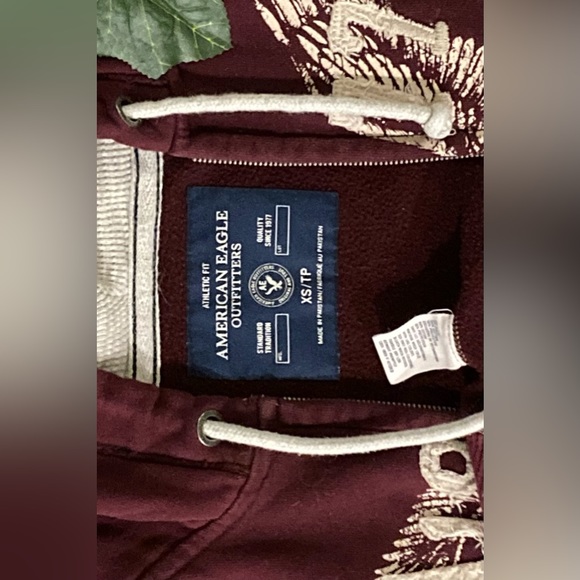 Men’s Maroon/Burgundy Zip-up Hoodie Jacket Size Extra Small (XS) - Picture 3 of 3